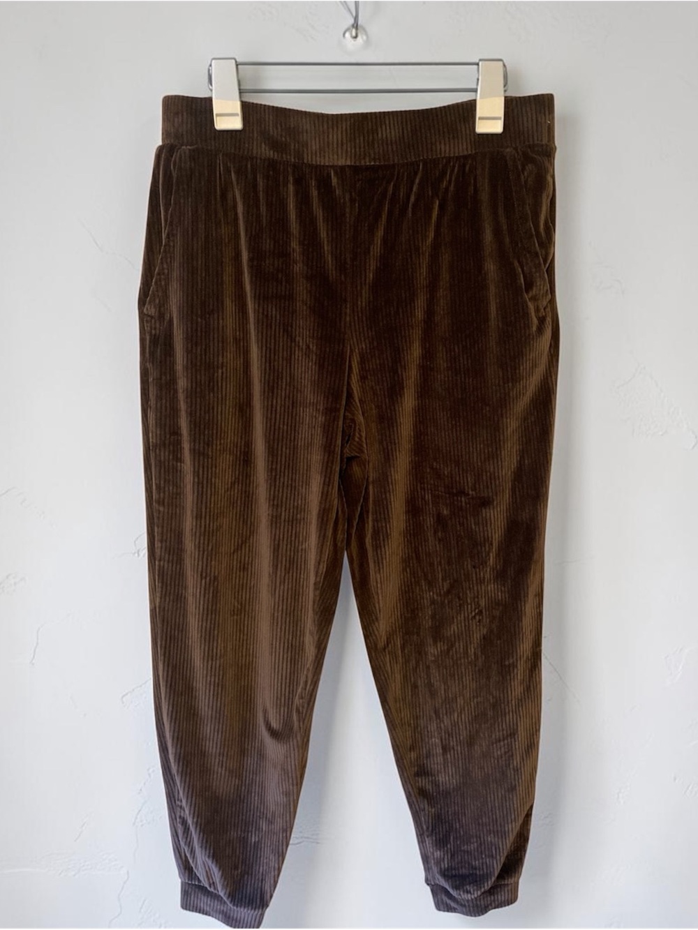 Avia Velour‑Cord Joggers – Brown – Women’s Large – NWOT